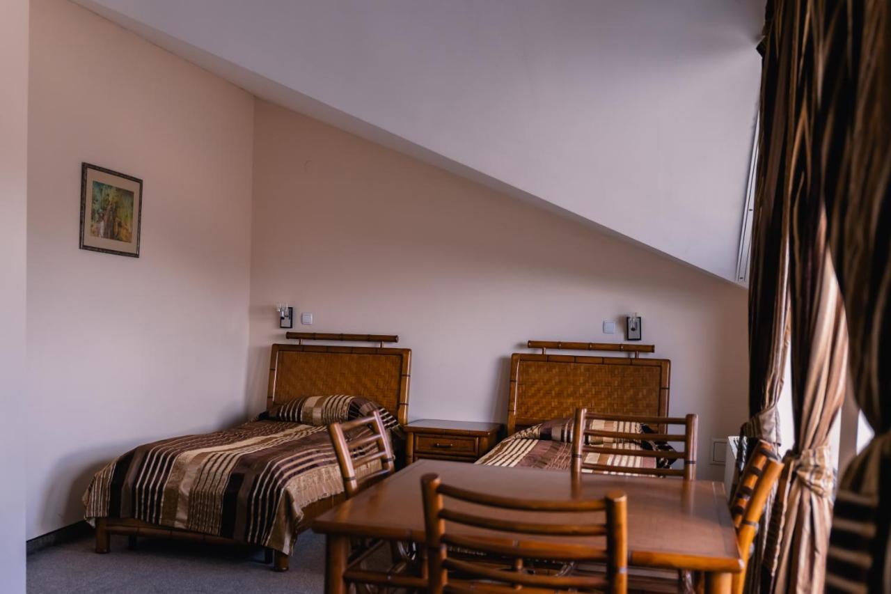 Hotel Orbel Dobriniszte Zewnętrze zdjęcie